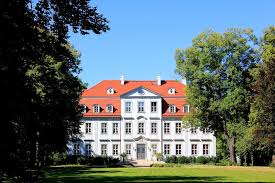 Aber herren hausschuhe haben durchaus nicht nur einen praktischen nutzen. Schloss Oder Herrenhaus Eine Philosophische Betrachtung Artikel Artikel Berichte