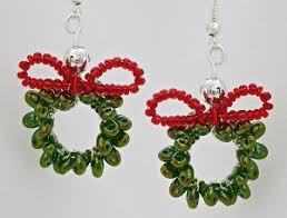 Learn how to make a diy beaded snowflake christmas tree ornament using delica seed beads by simple bead patterns. 43 Free Beading Patterns For Christmas Jewelry Allfreejewelrymaking Com