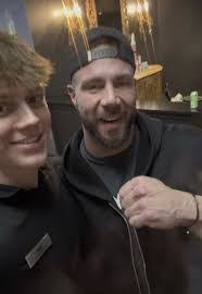 Andrew Vandegrift's Instagram, Twitter & Facebook