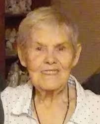 Maxine Draper's Instagram, Twitter & Facebook