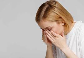 ▷ चुभने वाली आंखें: कारण और उपचार - Área ...