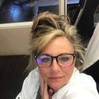 Michele Wynn's Instagram, Twitter & Facebook