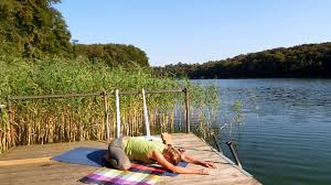 Nov 11, 2011 · the lung meridian originates at a point within our body below the diaphragm. Yin Yoga For Autumn Liina Yoga