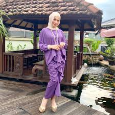 Niena berkongsi berita baik itu di akaunnya beberapa hari lalu. Tahniah Pelakon Niena Baharun Timang Cahaya Mata Kedua Perempuan Edit Quick Edit Trash