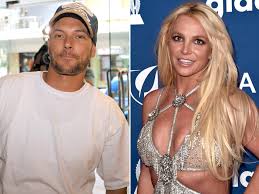 The pop star marries kevin federline in l.a., their rep confirms to people. Kevin Federline Says Britney Spears Should Pay Him 60 000 A Month