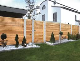 Fachhandel Fur Sichtschutzzaun In Holz Wpc Und Glas Unsere Sichtschutzzaune Bieten Wir Mit Montage Lieferu Sichtschutzzaun Garten Zaun Garten Sichtschutzzaun