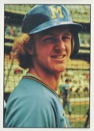 1975 topps robin yount (#223). Top Robin Yount Baseball Cards Rookies Vintage