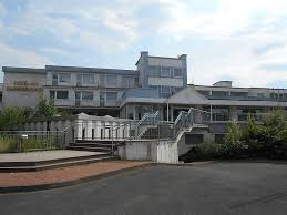 130.500 € 86 m² 3 zi. Erste Renovierungen Am Leer Stehenden Hotel Am Kaiserbrunnen In Brakel Radio Hochstift