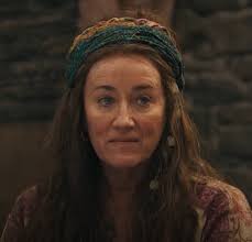 Finally, after 7 seasons, we have our first photoshoot of Claire + Jamie at  Lallybroch, and it's giving Season 1 vibes 😍 #Outlander