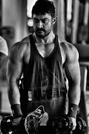 Success By Secret Superstar Could Give Aamir Khan The Title Of The World S Biggest Movie Star Dangal Aamir Khan Aamir Khan Bollywood Actors
