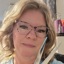 Michelle Deavers's Instagram, Twitter & Facebook