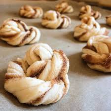 Kanelbullar Die Besten Zimtschnecken Aus Schweden Hier Findet Ihr Das Rezept Schwedische Rezepte Rezepte Zimtschnecken Rezept
