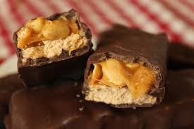 Snickers Fait Maison Recette Illustree Simple Et Facile Recette Recettes De Cuisine Cuisine