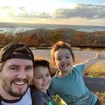 Derek Shipp's Instagram, Twitter & Facebook