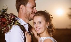 Staffel von „bauer sucht frau international sind bekannt. Die Traumpaare Von Bauer Sucht Frau Diese Bsf Paare Sind Heute Weiterhin Glucklich Verheiratet News De