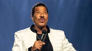 Why fans stormed out of Lionel Richie event in Times Square | HELLO!
