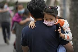 La vacunación será una herramienta importante para ayudar a frenar la pandemia. China Podria Comenzar A Vacunar A Ninos Contra El Covid 19