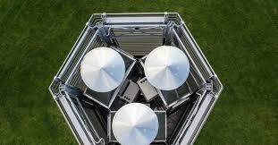 Designer daan roosegaarde has installed the largest smog vacuum cleaner in the world in rotterdam to help improve the city's air quality.roosegaarde's. This Tower Purifies A Million Cubic Feet Of Air An Hour Wired