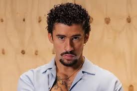 Las reinas necesitan más que una apariencia física»: Sandra Pinilla,  cirujana plástica y reconstructiva