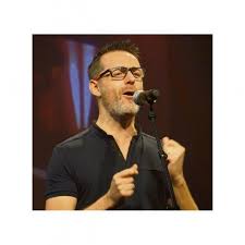 Pour rendre cela facile ou moyen, il y aura 2 réponses possibles par questions. Un Montivillons Selectionne Une 3e Fois Au Concours De Chant Sur France 2