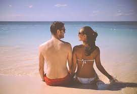 Imagenes De Amor Mirada Complice De Amor En La Playa Playa Chica Vacaciones Verano Preguntas Incomodas Preguntas De Pareja Juegos Para Parejas Divertidos
