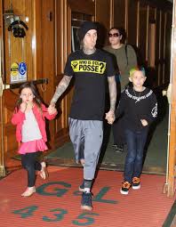 Открыть страницу «travis barker» на facebook. Travis Barker Takes Care Of Father Duties Celeb Baby Laundry