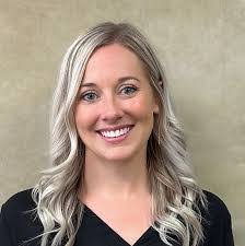 Mary Helmke's Instagram, Twitter & Facebook