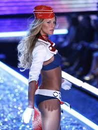 Topics victoria's secret fashion show gisele bündchen adriana lima isabeli fontana stephanie seymour vogue beauty the biggest beauty stories, trends, and product recommendations. Giselle Bundchen Victoria Secret Fashion Show Fashion Victoria Secret Fashion
