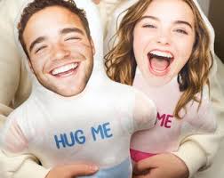 Cojín vegano con mono divertido de Adam Barsby