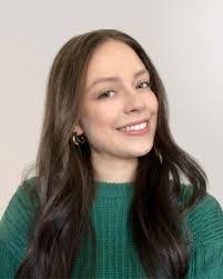 Laura Dyer's Instagram, Twitter & Facebook