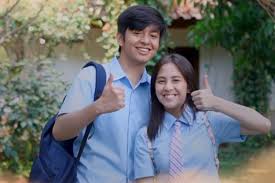 A film company hires a gangster to mock himself holding up a bank, but he succeeds too well and makes off with the money. 10 Rekomendasi Film Indonesia Romantis Terbaru Bikin Baper