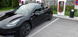 And your phone, which you can set up through the tesla mobile app to work as a key. Warum Mein Weisses Tesla Model 3 Nun Schwarz Ist Technology Blog