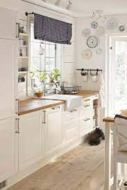 Key Elements In Designing A Small Modern Kitchen Kukun Small Modern Kitchens Kitchen Dining Room Combo Kitchen Design