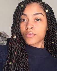 Locks twists tresses salon, spécialiste de la coiffure afro à paris 18ème, vous fait découvrir comment s'effectue la pose de vanilles sur cheveux courts de type afro, avec coloration et rajouts de mèches naturelles. Vanilles Avec Rajouts Cheveux Afro Crepus Naturels Vanille Cheveux Coiffure Vanille Cheveux Afro