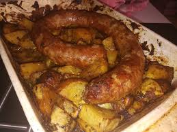 Saucisse De Toulouse Et Pomme De Terre Rotis A La Moutarde A La Truffe Recette En 2020 Saucisse De Toulouse Sauce Pommes De Terre Roties