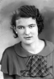 Olive Tucker's Instagram, Twitter & Facebook