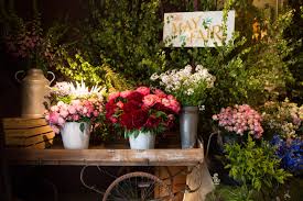 Lose Yourself In London S Chicest Flower Show Flower Show Flowers Flower Shop