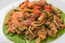 Then, itu hari pulak ada makan kuey teow kat satu kedai ni and dia tak taruk kerang rebus tapi kerang goreng kot. Resepi Kuey Teow Ladna