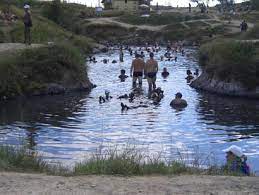 Es ist ein seltsames gefühl in einem wasser zu liegen und sich bewegungslos treiben zu lassen. Ocna Sibiului Das Salzburg In Rumanien Anders Reisen