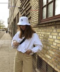 Vintage Outfits Styling 90er Jahre Trends Tipps 90sstyle Vintage Outfits Styling 90er Jahre Trends Tipps I 2020 Vintage Klaer Moteklaer Vintage Outfits