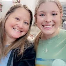 Reagan Garrett's Instagram, Twitter & Facebook