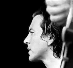 You Flow Like A Feather In A Beautiful World You Re Just Like An Angel Your Skin Makes Me Cry You Float Like A Feather In A Beautiful World I Wish I Was Special You Pearl Jam Eddie Vedder Pearl Jam