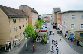 Lindenstraße war eine fernsehserie des wdr und gilt als erste deutsche seifenoper. Letzte Klappe Fur Die Lindenstrasse Dreharbeiten Der Kult Serie Enden Kultur Stuttgarter Zeitung