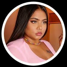 Lisa Sabetta's Instagram, Twitter & Facebook