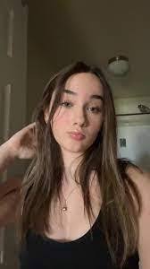 Danielle Plunkett's Instagram, Twitter & Facebook