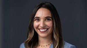 Andrea Quinones's Instagram, Twitter & Facebook