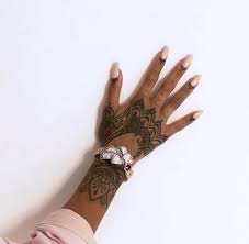 Rihanna's hand tattoo was done in a traditional new zealand raised henna style using traditional kiwi tattooing method during her 2008. Rihanna Hand Tattoo Rihanna Hand Tattoo Rhianna Hand Tattoo Hand Tattoos