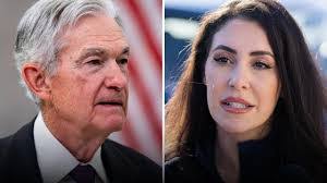 Tara Lear's Instagram, Twitter & Facebook