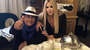 Una frase shock del cantante ha fatto infuriare la sua ex compagna, che ha replicato con. Loredana Lecciso Nuovo Scatto In Bianco E Nero Con Albano La Foto Boom Di Like Solonotizie24