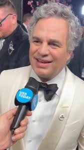 Mark Buffalo strikes against the current USA political situation. Reading  your thoughts 👀 #travel #markruffalo #usa #politics